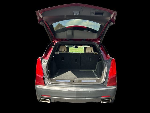Used 2017 Cadillac XT5 Luxury w/ Driver Awareness Package FWD image 8