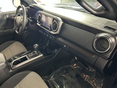 Used 2023 Toyota Tacoma TRD Off-Road image 26