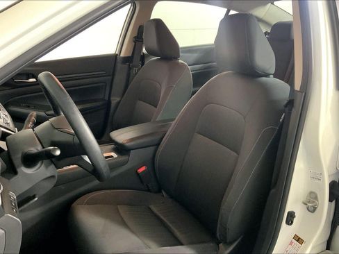 Used 2025 Nissan Altima 2.5 SV FWD image 5