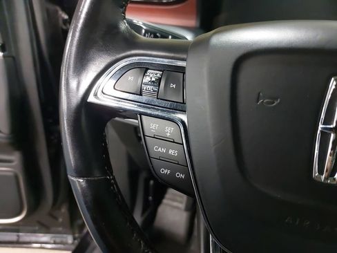 Used 2022 Lincoln Nautilus Reserve w/ Monochromatic Package image 17