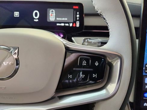 New 2025 Volvo EX90 Plus image 27