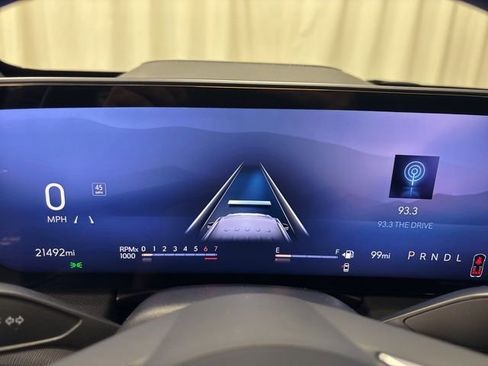 Used 2025 Buick Enclave Preferred image 24