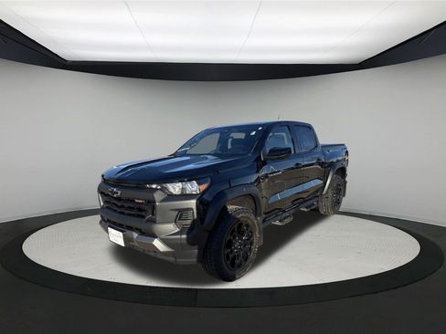 Used 2026 Chevrolet Colorado Trail Boss image 3