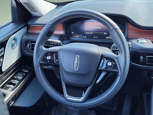 Used 2024 Lincoln Aviator Reserve w/ Equipment Group 201A image 12