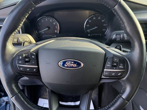 Used 2020 Ford Explorer XLT w/ Equipment Group 202A AWD/4WD image 10
