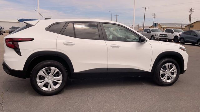 Used 2026 Chevrolet Trax LS FWD image 2