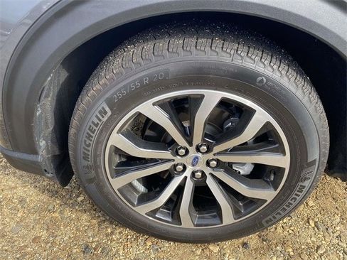 Used 2025 Ford Explorer ST-Line w/ Premium Package image 38