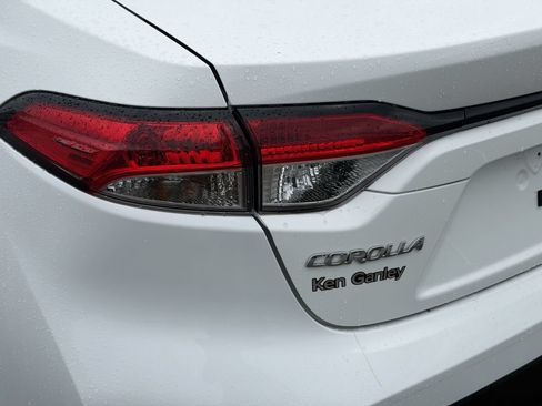 Used 2024 Toyota Corolla LE FWD image 11
