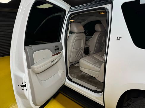 Used 2012 Chevrolet Suburban LT image 19