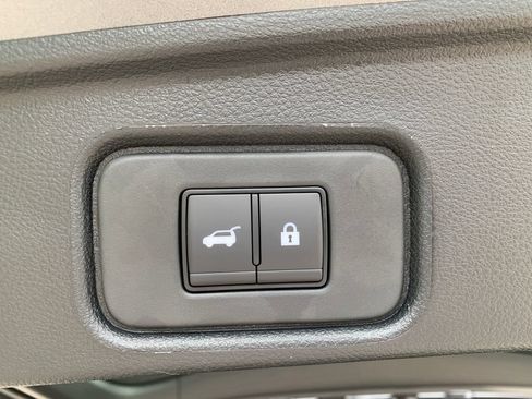 New 2026 Nissan Pathfinder SL FWD image 7