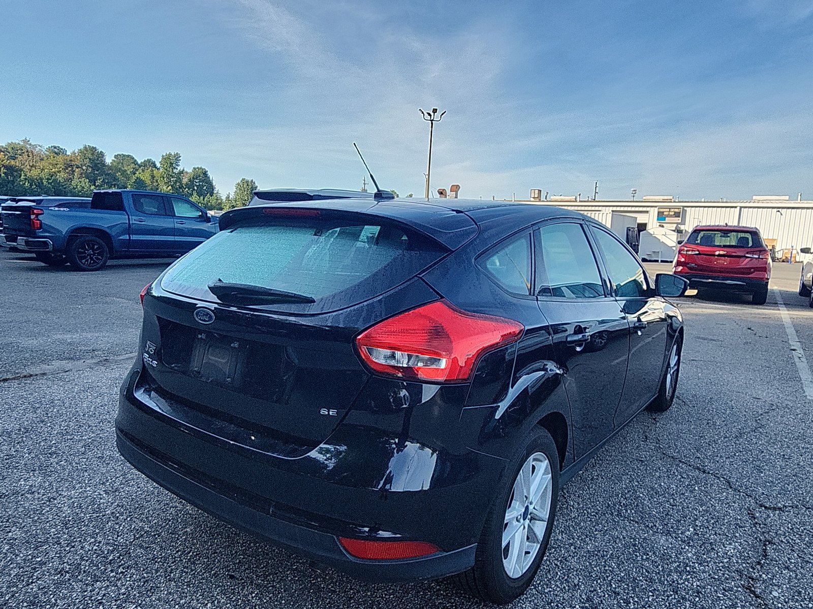 Used 2018 Ford Focus SE w/ Cold Weather Package FWD image 5