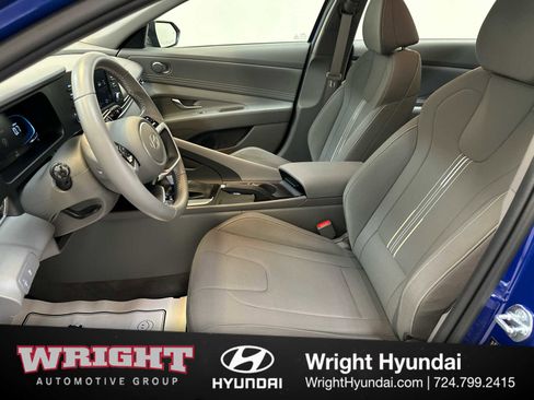 Certified 2025 Hyundai Elantra Sport FWD image 11
