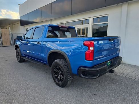 Used 2022 Chevrolet Silverado 1500 ZR2 w/ Technology Package image 5