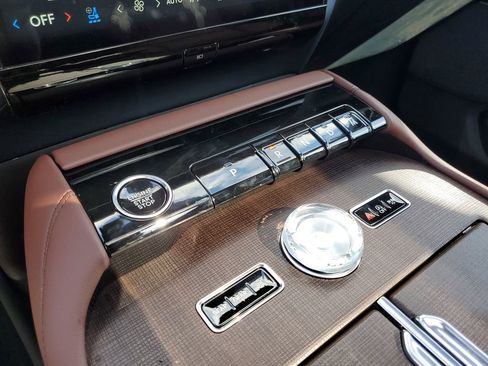 New 2025 Lincoln Navigator L Reserve image 30