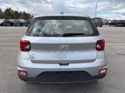 New 2026 Hyundai Venue SE image 4