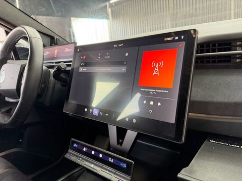 Used 2023 Fisker Ocean One image 28