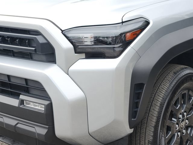 Certified 2025 Toyota 4Runner SR5 AWD/4WD image 7