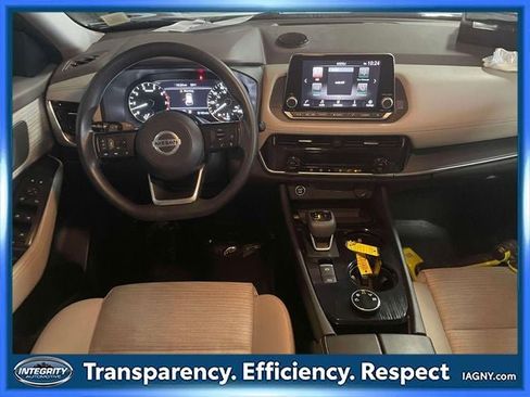 Certified 2021 Nissan Rogue SV image 13