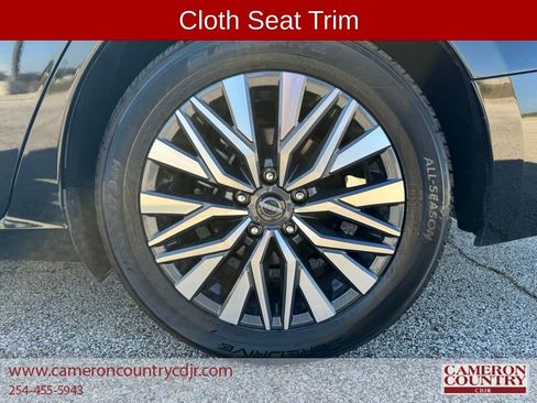 Used 2024 Nissan Altima 2.5 SV image 17