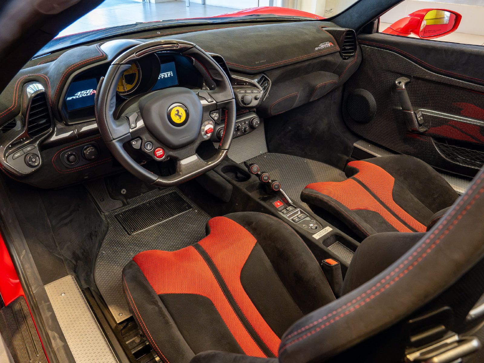 Used 2015 Ferrari 458 Speciale A RWD image 9
