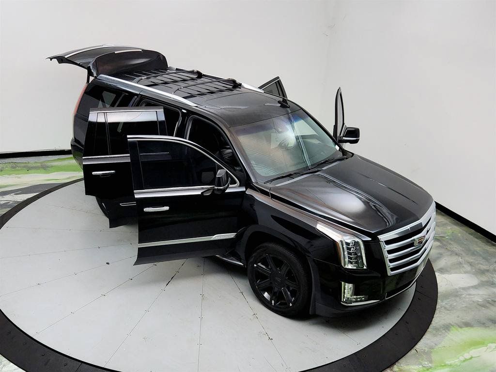 Used 2019 Cadillac Escalade Luxury AWD/4WD image 36