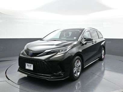 Certified 2022 Toyota Sienna XSE