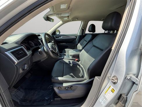 Used 2019 Volkswagen Atlas SE w/ Towing Package image 2