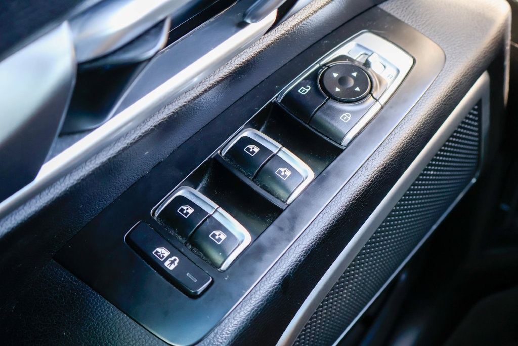 Used 2020 Kia Telluride S FWD image 19