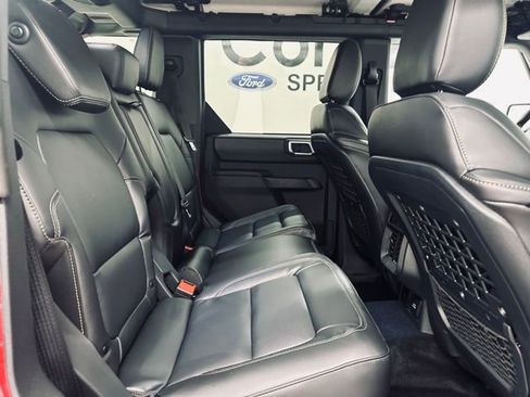 New 2025 Ford Bronco Badlands image 18