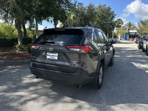 Used 2025 Toyota RAV4 XLE AWD/4WD image 6