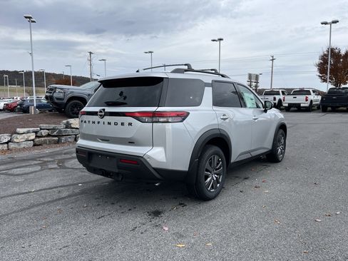 New 2025 Nissan Pathfinder SV w/ SV Premium Package image 3