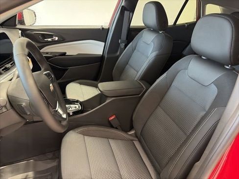 New 2026 Chevrolet Trax LT w/ Driver Confidence Package FWD image 10