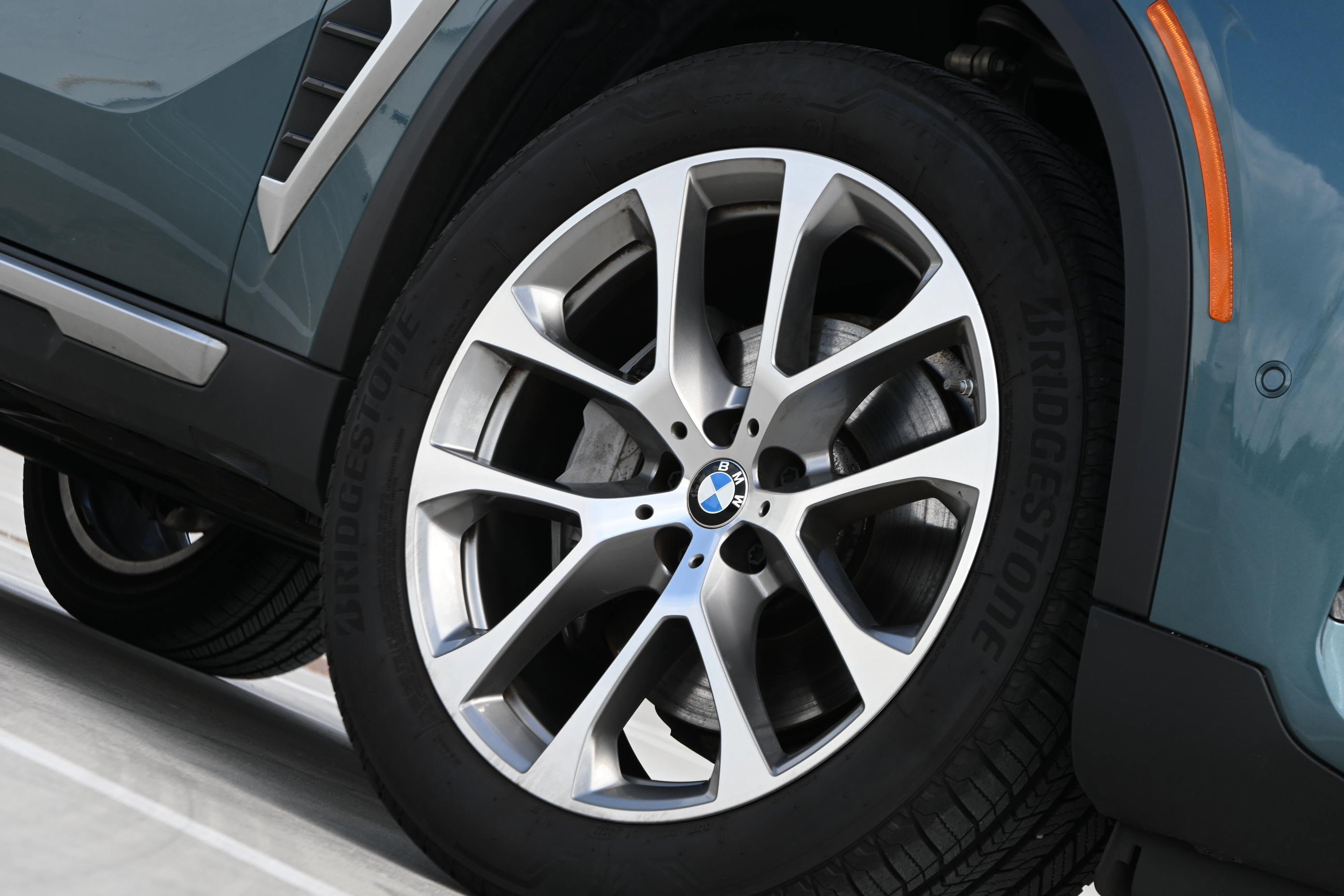 Certified 2024 BMW X5 xDrive40i w/ Premium Package AWD/4WD image 11