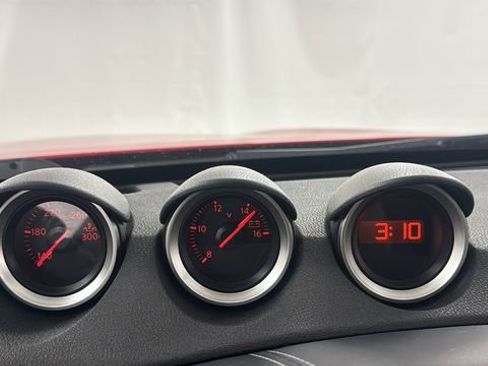 Used 2017 Nissan 370Z Touring image 23