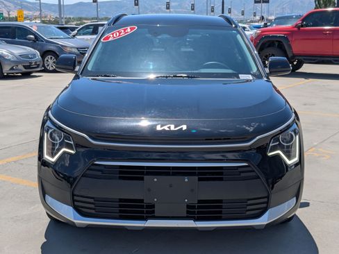 Certified 2024 Kia Niro EX FWD image 8