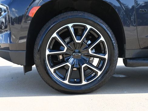 Used 2022 Chevrolet Suburban RST w/ Luxury Package RWD image 30