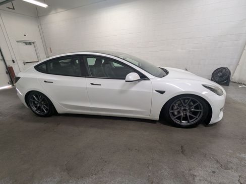 Used 2023 Tesla Model 3 Standard Range RWD image 3
