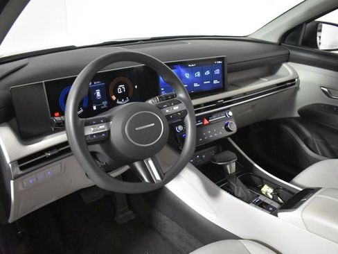 Used 2025 Hyundai Tucson SEL FWD image 13