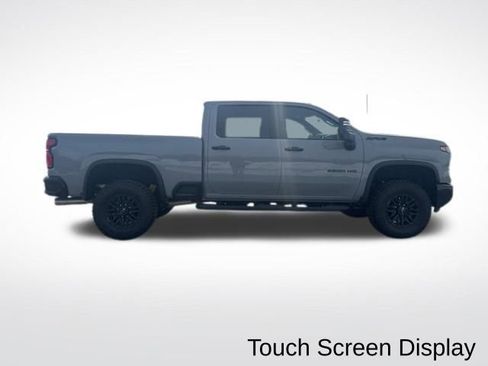 Used 2025 Chevrolet Silverado 2500 ZR2 w/ Technology Package image 9