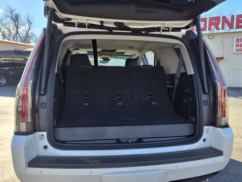 Used 2020 Cadillac Escalade Luxury image 21