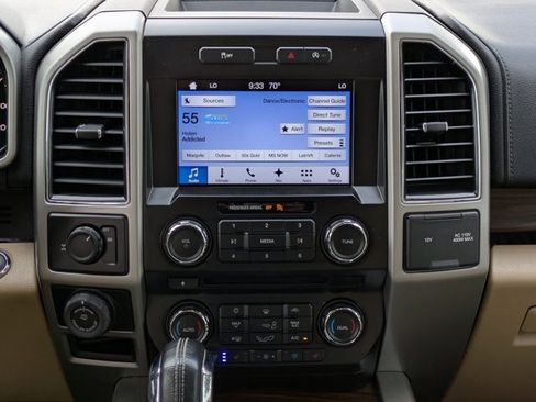 Used 2017 Ford F150 Lariat image 17