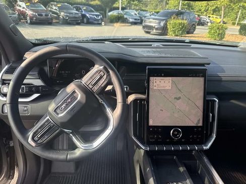Used 2025 GMC Acadia Elevation w/ Elevation Premium Package FWD image 4