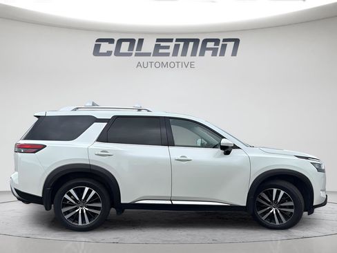 Used 2023 Nissan Pathfinder Platinum image 5