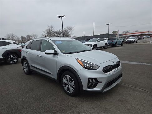 Used 2020 Kia Niro LX image 4