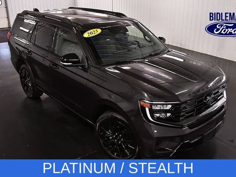 Used 2025 Ford Expedition Platinum w/ Stealth Appearance Package AWD/4WD image 13