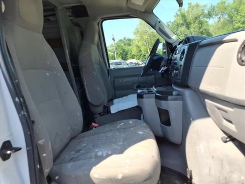 Used 2014 Ford E-250 and Econoline 250 w/ Power Group RWD image 11