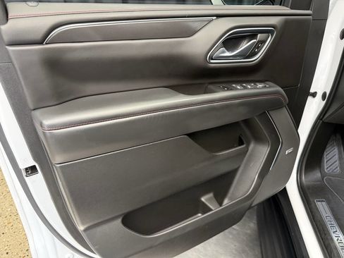 Used 2022 Chevrolet Suburban RST w/ Luxury Package AWD/4WD image 16