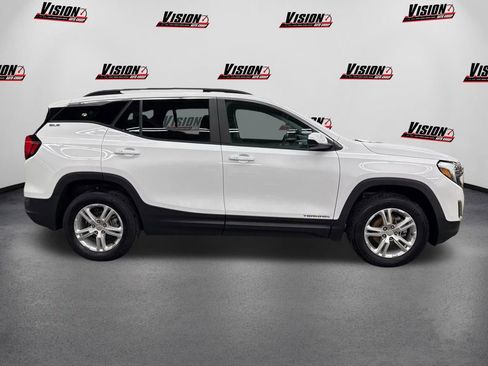 Used 2021 GMC Terrain SLE w/ Driver Convenience Package image 4