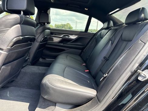 Used 2020 BMW 750i xDrive w/ Executive Package AWD/4WD image 9