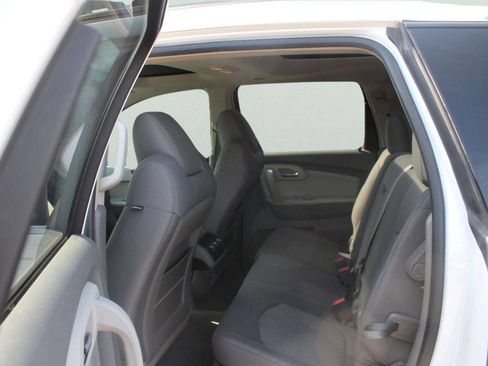 Used 2009 Chevrolet Traverse LT image 5